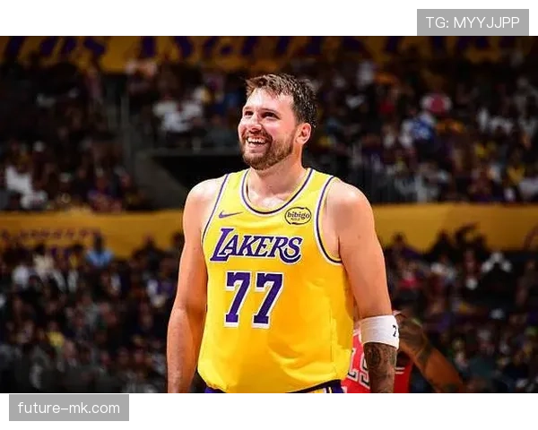 东契奇关键时刻擅用挡拆撕裂防线效率大增