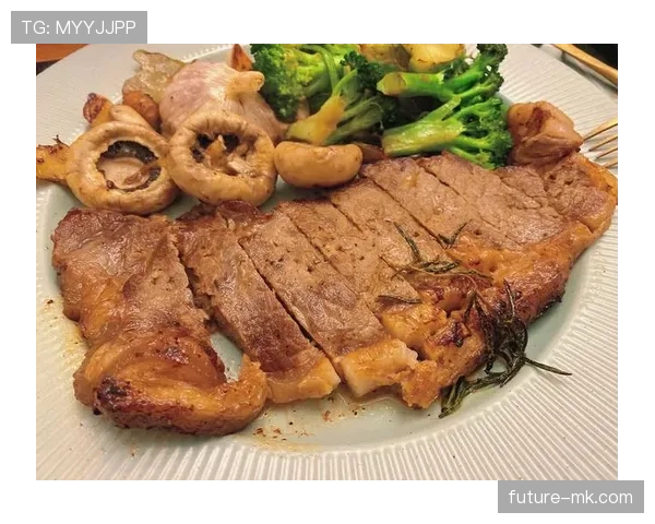 阿尔瓦雷斯这小子，训练完直接钻进厨房煎牛排，自律到连油盐都算克数？